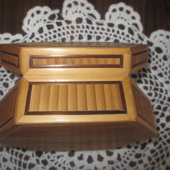 Vintage Wood Box Straw Inlay Box Retro Souvenir Lidded Box Country Cottage Retro - Picture 8 of 12